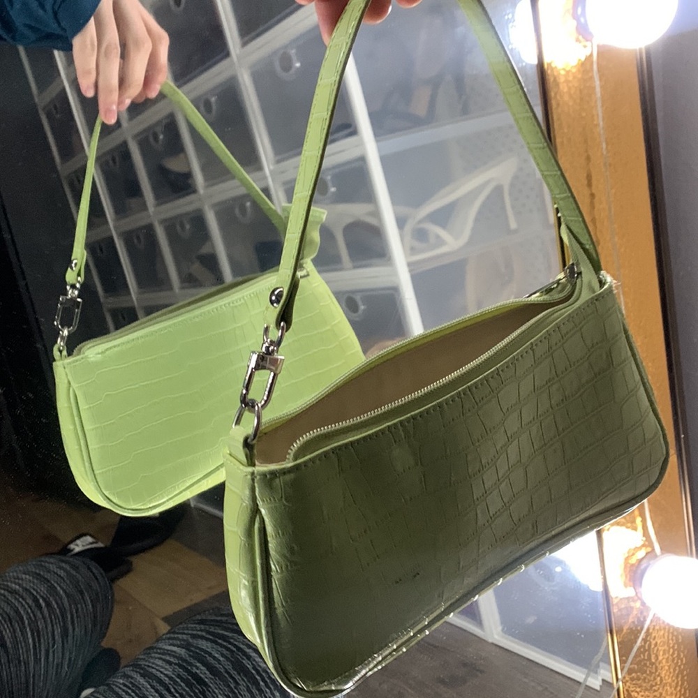 ⭐️ 3 FOR $12⭐️ SHEIN Light Green Croc-Embossed Shoulder Bag - Picture 12 of 12